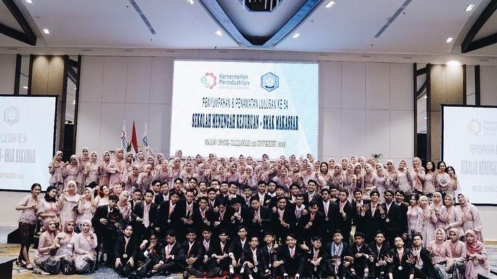 { S M A K - M A K A S S A R} : Penyumpahan lulusan angkatan 54 SMK SMAK Makassar